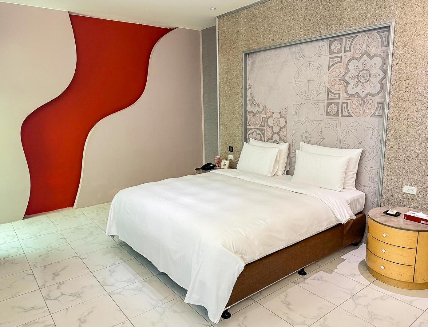 All-Ur Boutique Motel -Chia Yi Branch Chiayi Buitenkant foto