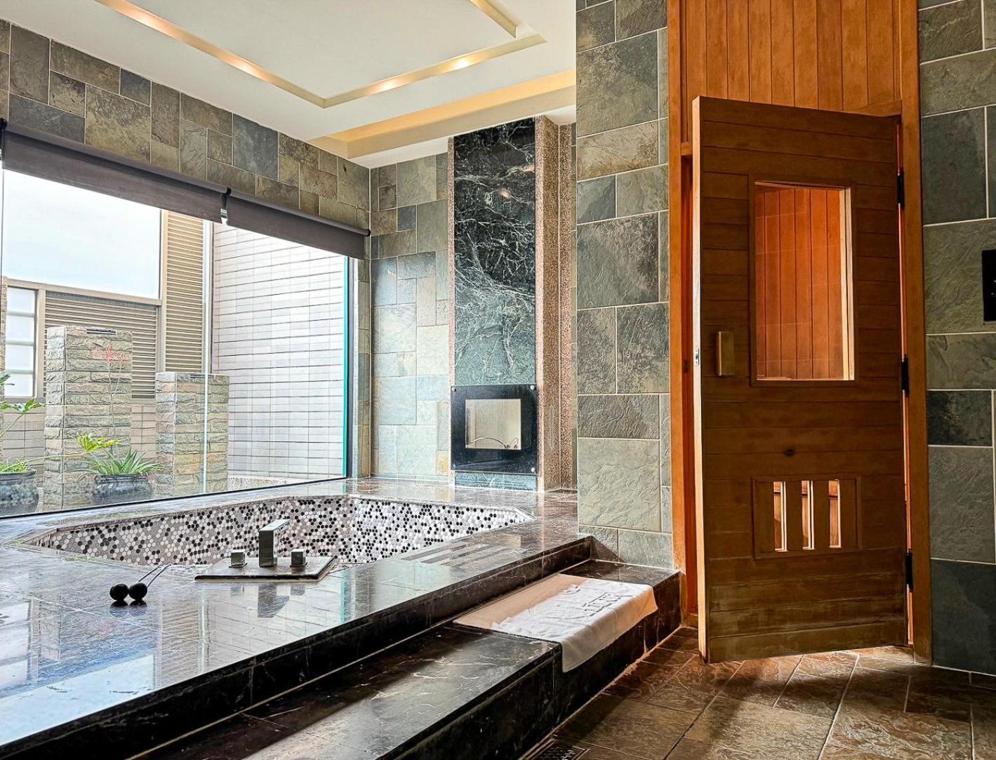 All-Ur Boutique Motel -Chia Yi Branch Chiayi Buitenkant foto