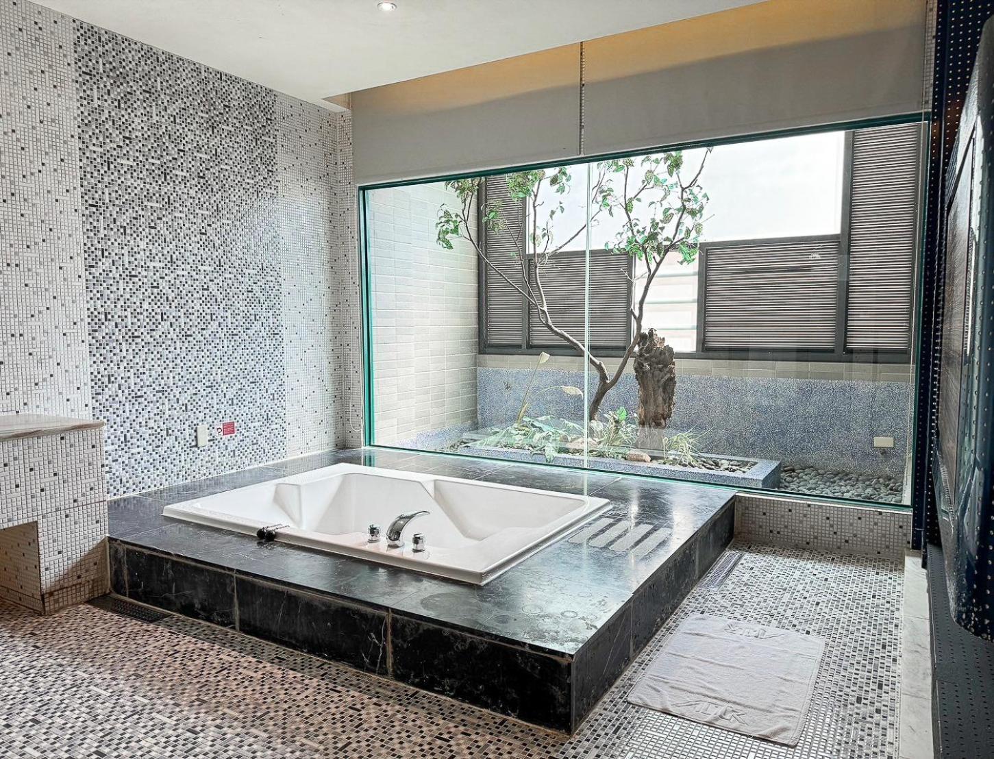 All-Ur Boutique Motel -Chia Yi Branch Chiayi Buitenkant foto