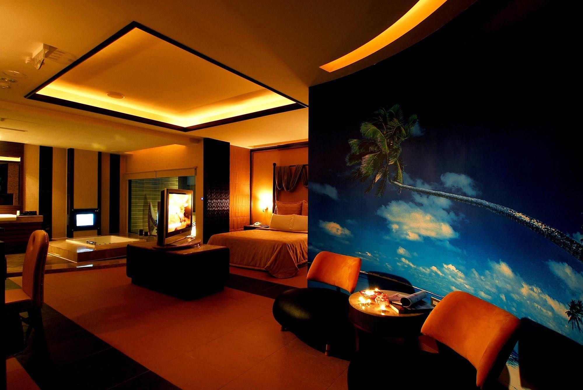All-Ur Boutique Motel -Chia Yi Branch Chiayi Buitenkant foto