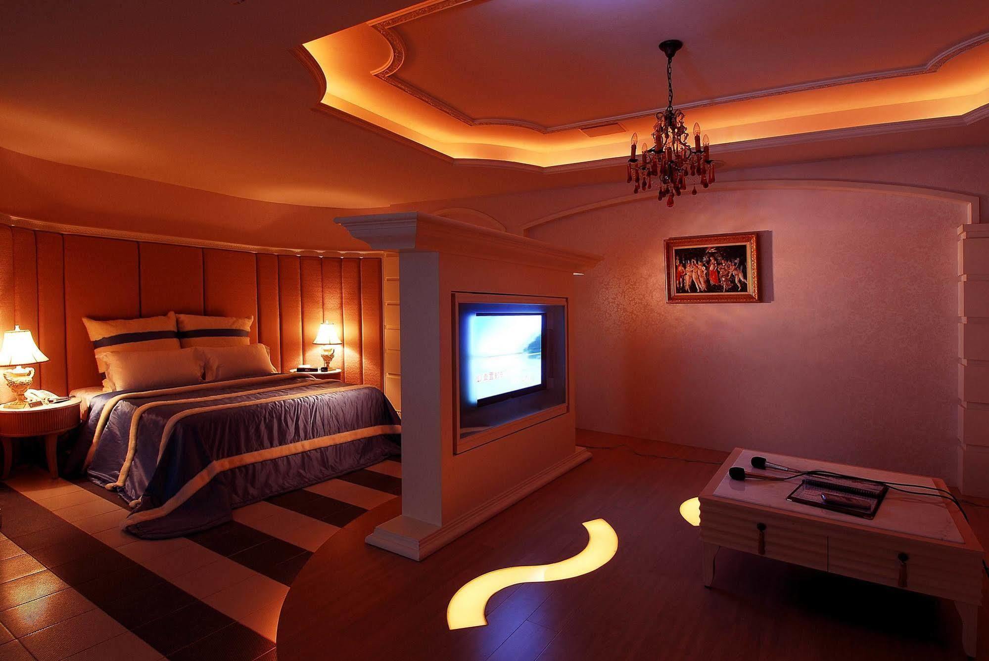 All-Ur Boutique Motel -Chia Yi Branch Chiayi Buitenkant foto