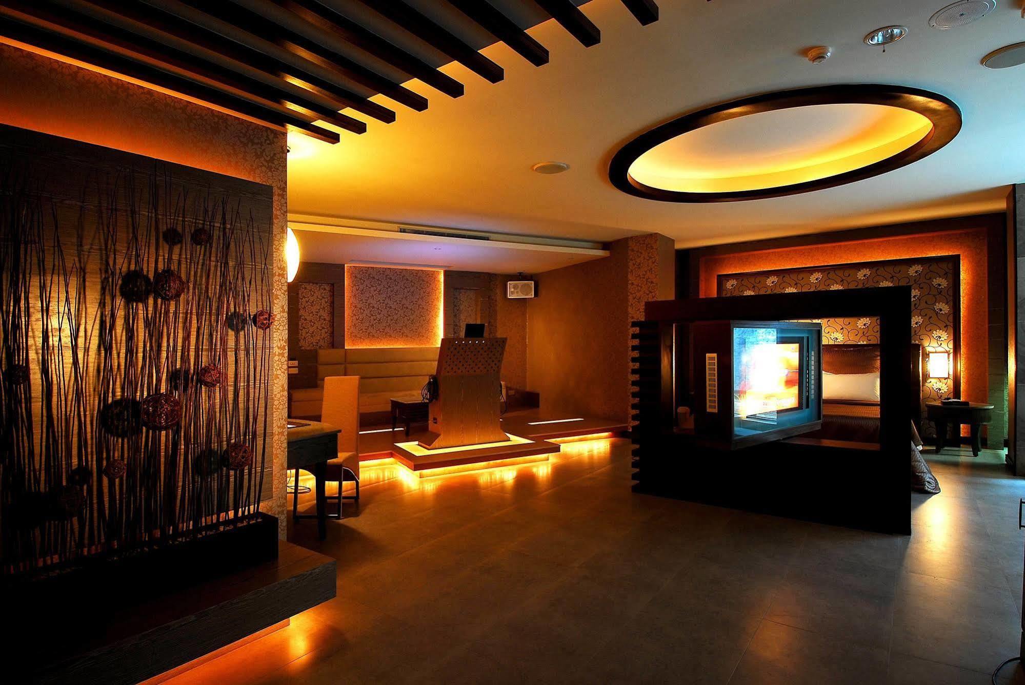 All-Ur Boutique Motel -Chia Yi Branch Chiayi Buitenkant foto