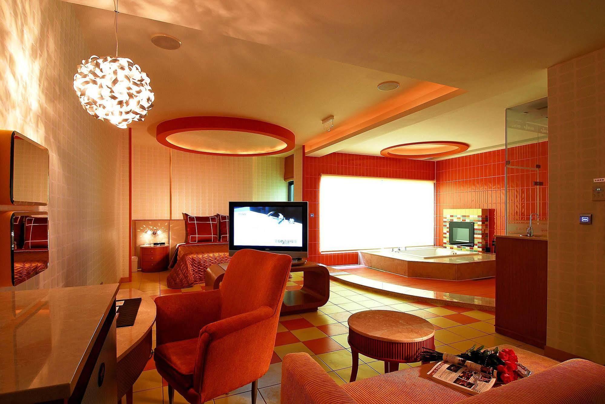 All-Ur Boutique Motel -Chia Yi Branch Chiayi Buitenkant foto